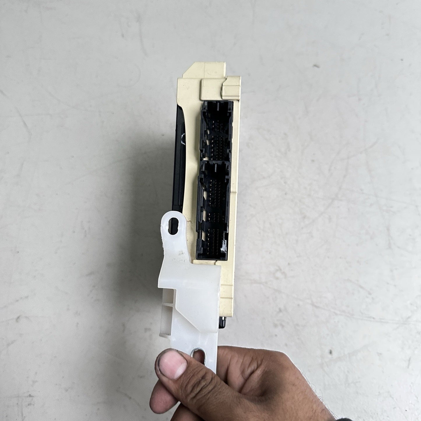2020-2022 TOYOTA COROLLA BODY CONTROL MODULE MPX BODY 89221-02580