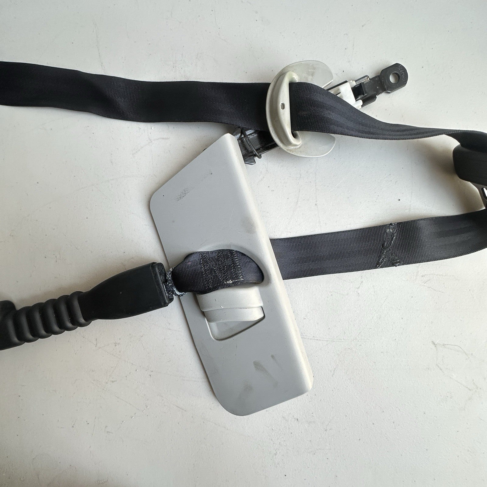2016 2017 2018 2019 2020 Kia Sorento Front RIGHT Side Seat Belt / Buckle OEM BLK