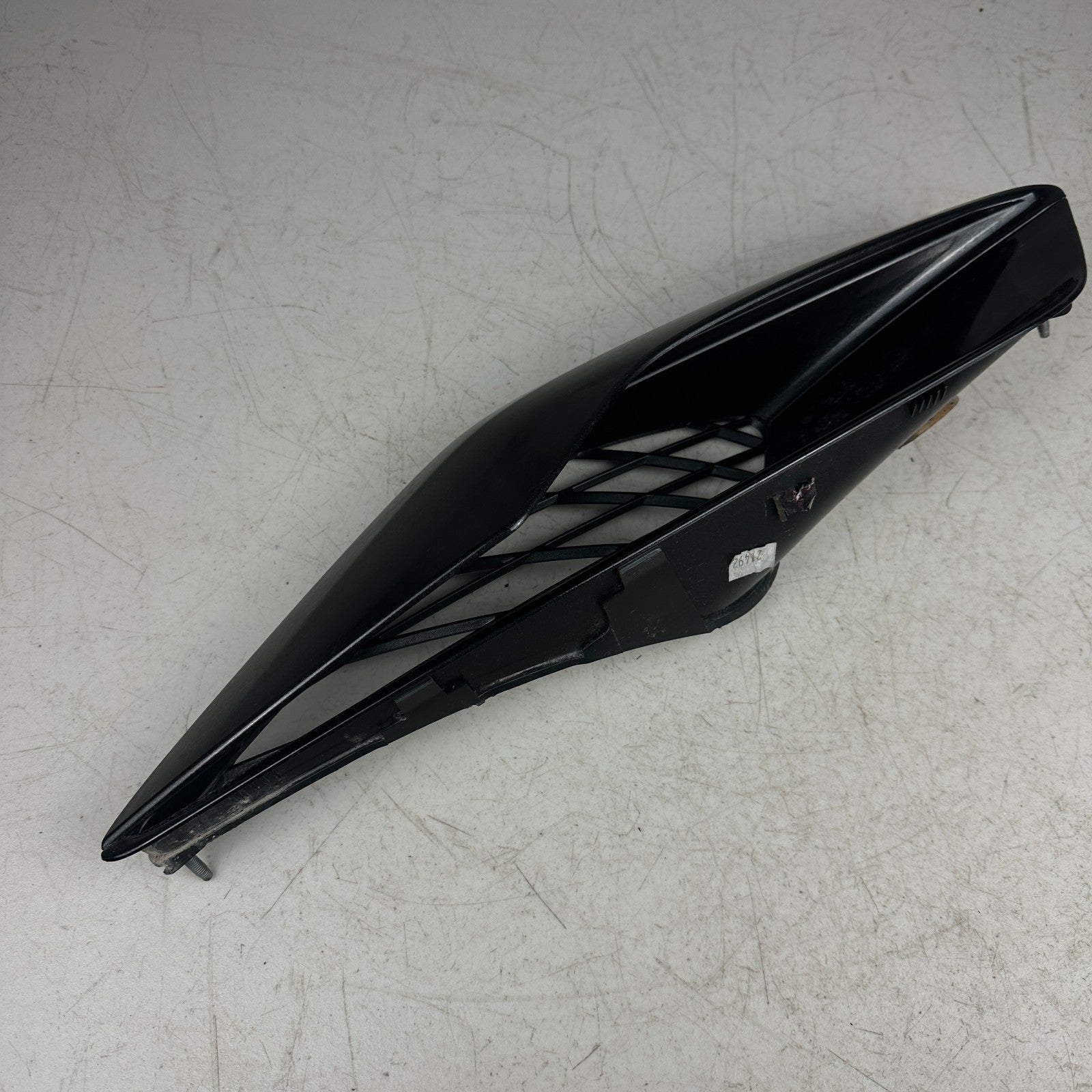 2014-2019 CHEVROLET CORVETTE RIGHT SIDE QAURTER PANEL SCOOP VENT BEZEL 23126296