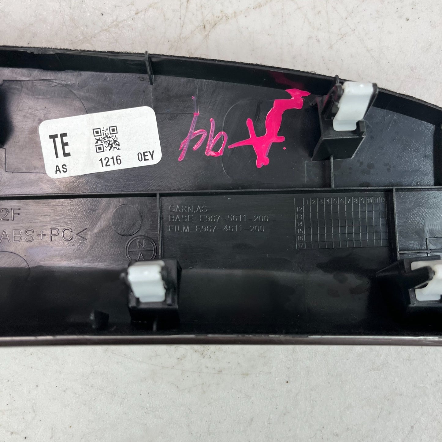 2013 - 2017 HONDA ACCORD FRONT RIGHT DASH AC HEATER AIR VENT PANEL E967-5611-200