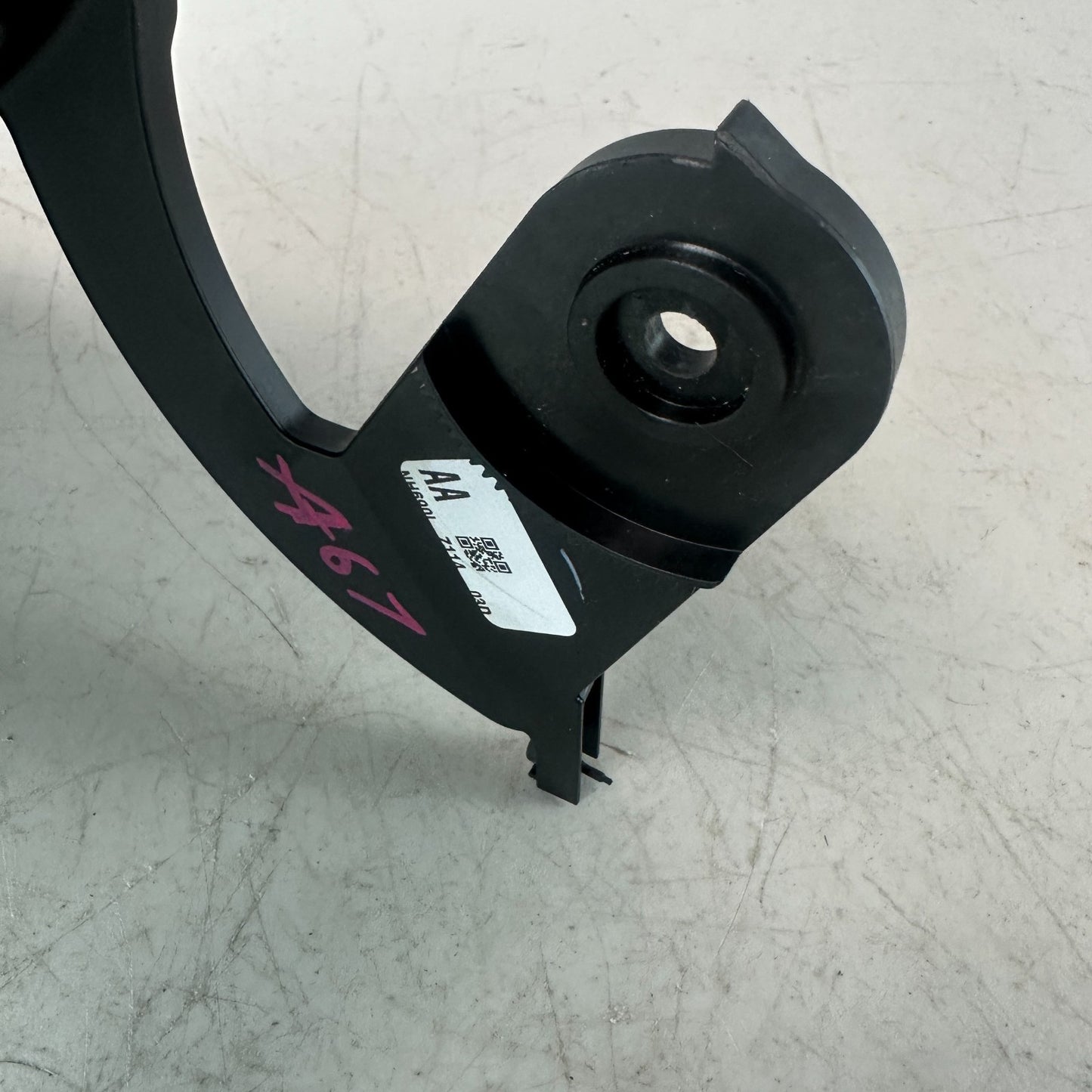 2015-2020 ACURA TLX CENTER FRONT CONSOLE LID ARM REST ARM REST 83405-TZ3-A01ZW