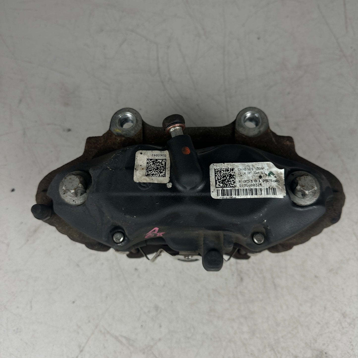2015-23 DODGE CHALLENGER FRONT LEFT SIDE BREMBO BRAKE CALIPER BLACK 05181955 OEM