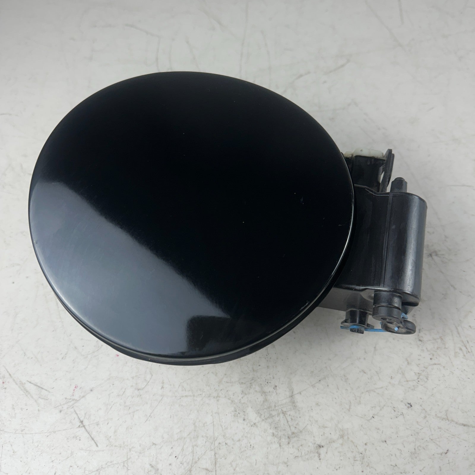 14-19 CHEVROLET CORVETTE FUEL GAS TANK FILLER DOOR LID COVER ASSEMBLY BLACK OEM