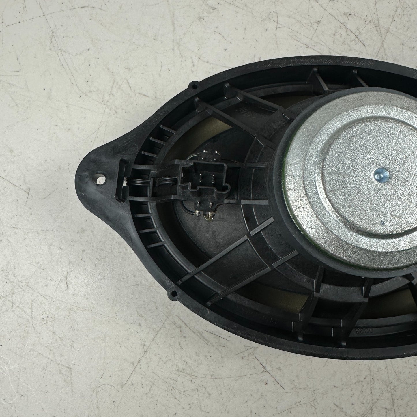 2010-15 CHEVROLET CAMARO REAR RIGHT OR LEFT SIDE DOOR AUDIO SPEAKER 20984302 OEM
