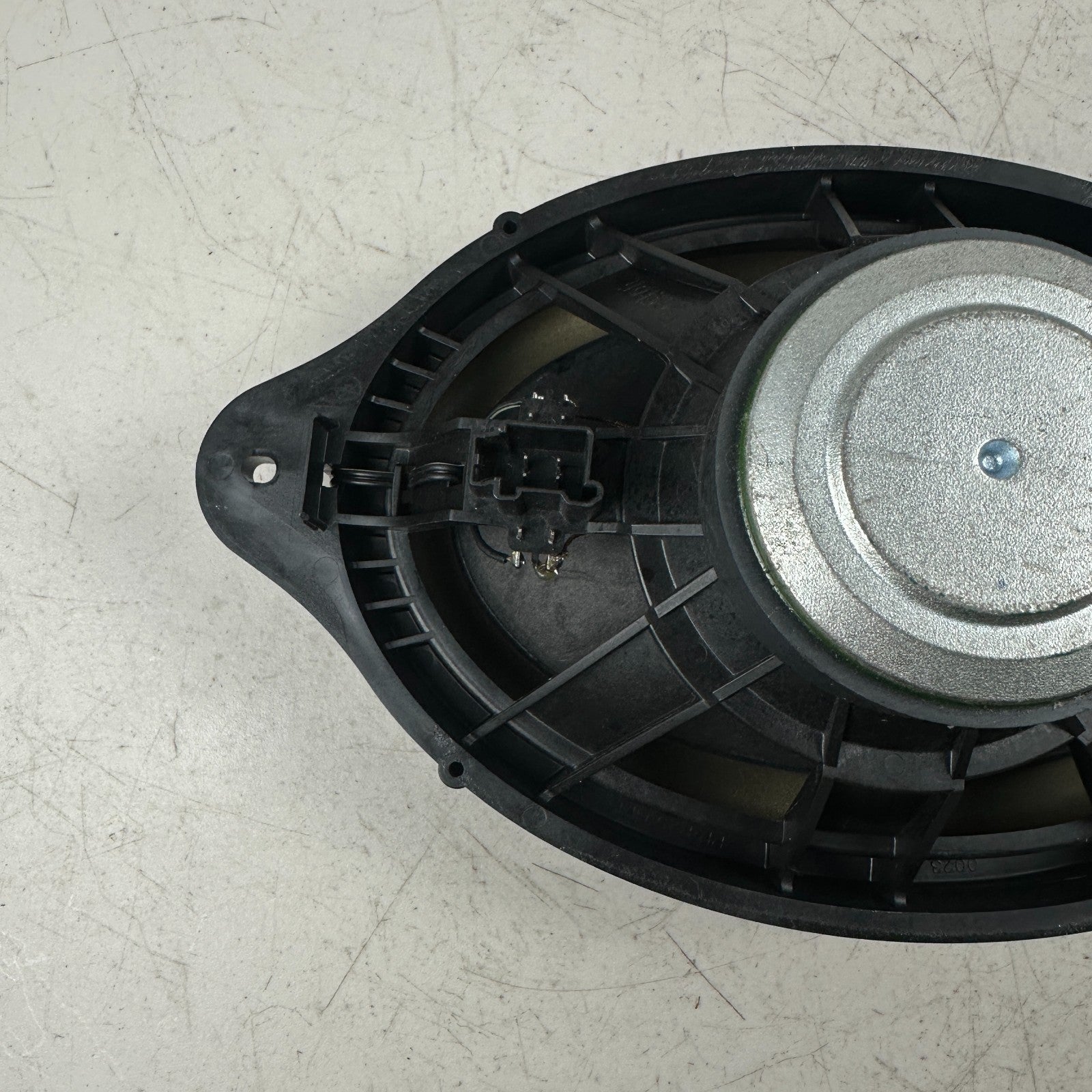 2010-15 CHEVROLET CAMARO REAR RIGHT OR LEFT SIDE DOOR AUDIO SPEAKER 20984302 OEM