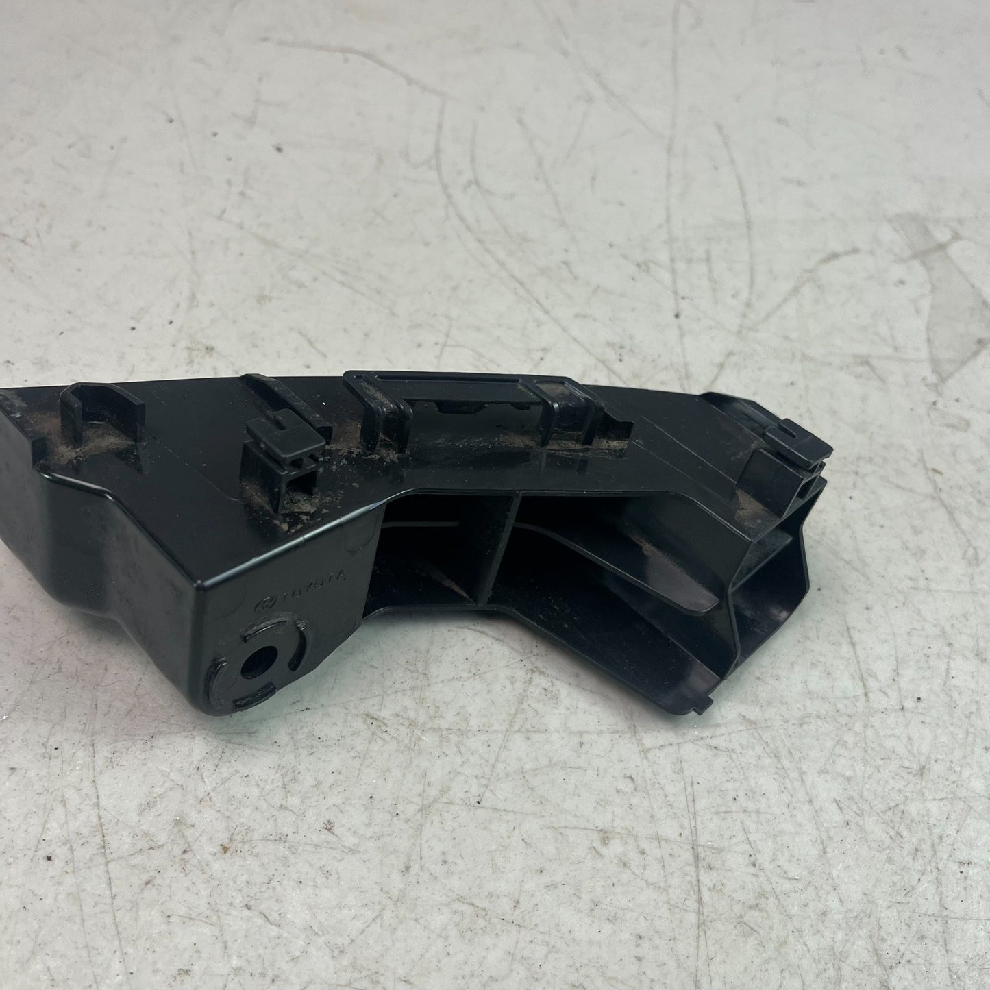 2020-2025 TOYOTA COROLLA SEDAN REAR LEFT SIDE BUMPER RETAINER MOUNT BRACKET OEM