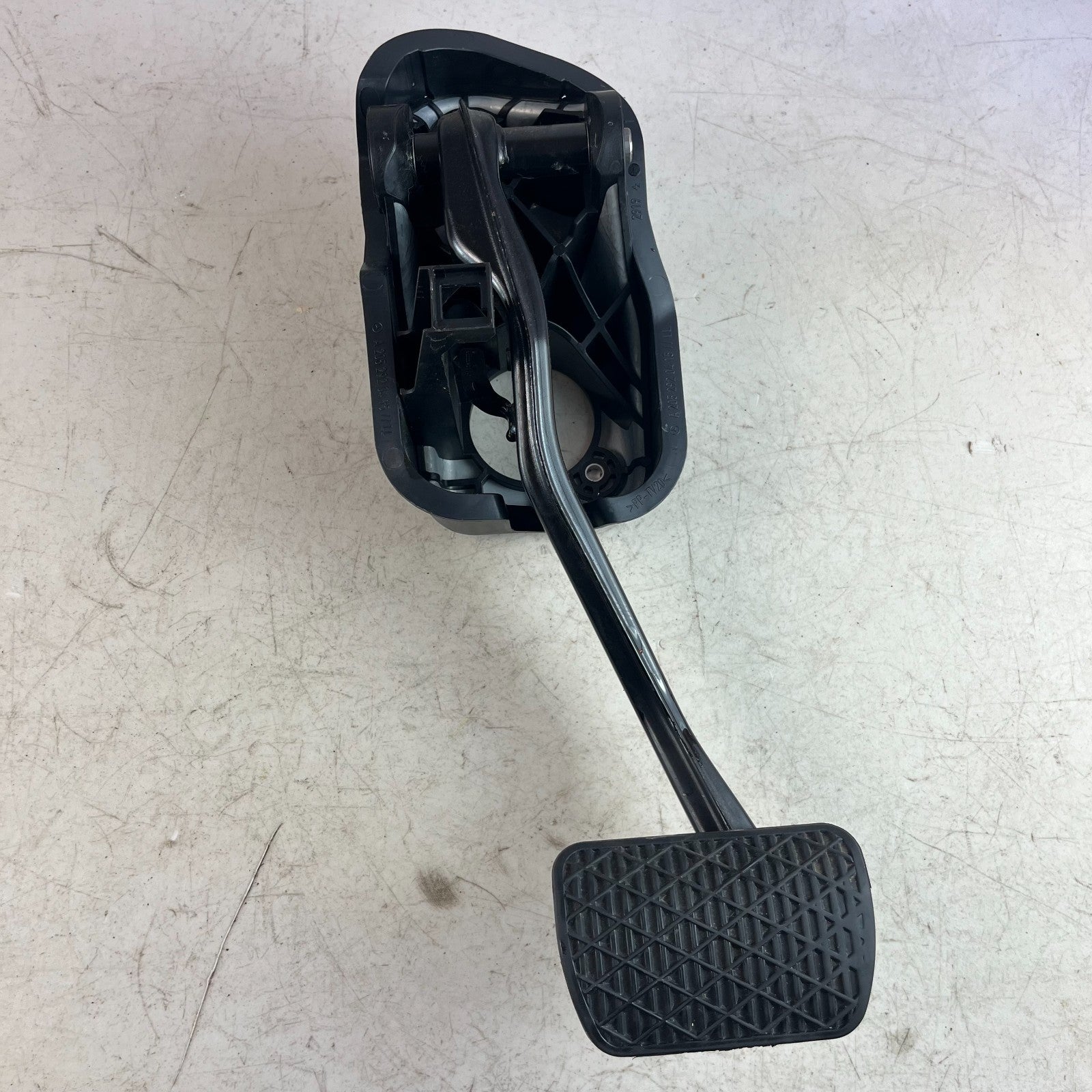 2015-2021 MERCEDES W205 C300 BRAKE FOOT STOP PEDAL & SENSOR A2052920415 OEM