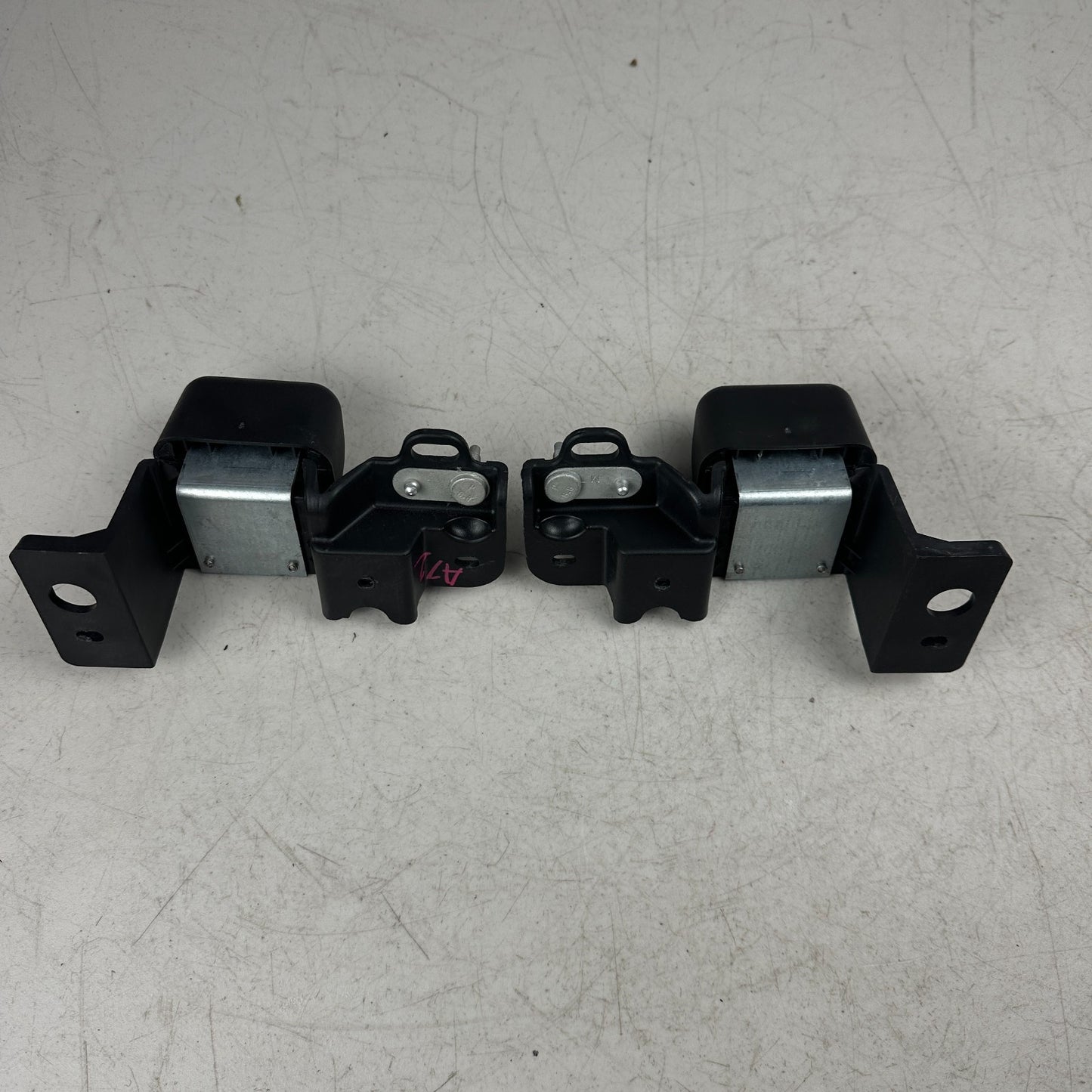 2014-2019 CHEVROLET CORVETTE C7 RIGHT & LEFT TOP ROOF STORAGE BRACKET BRACE OEM