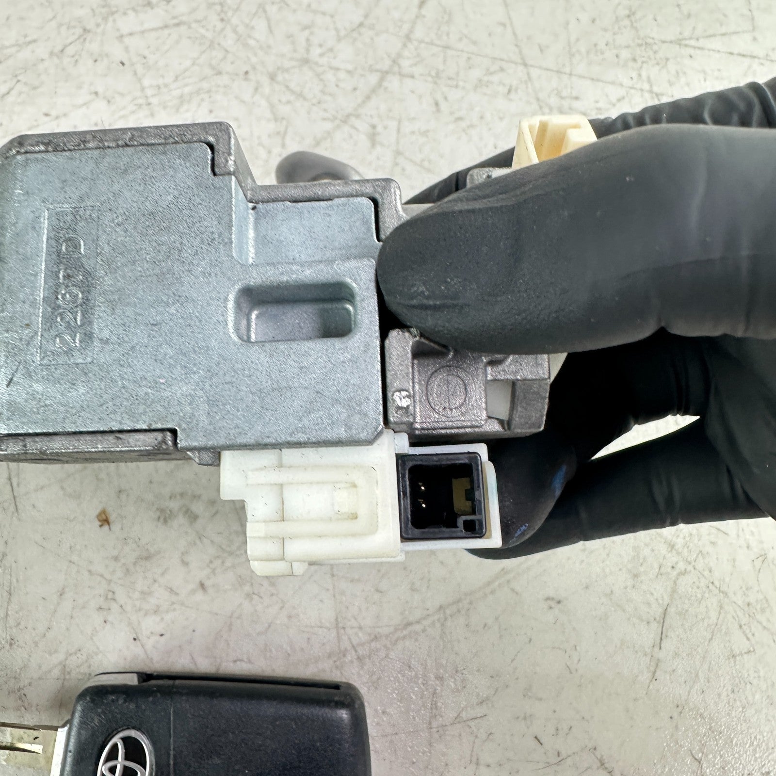 19-22TOYOTA COROLLA ENGINE STARTER IGNITION SWITCH LOCK CYLINDER WITH KEY OEM