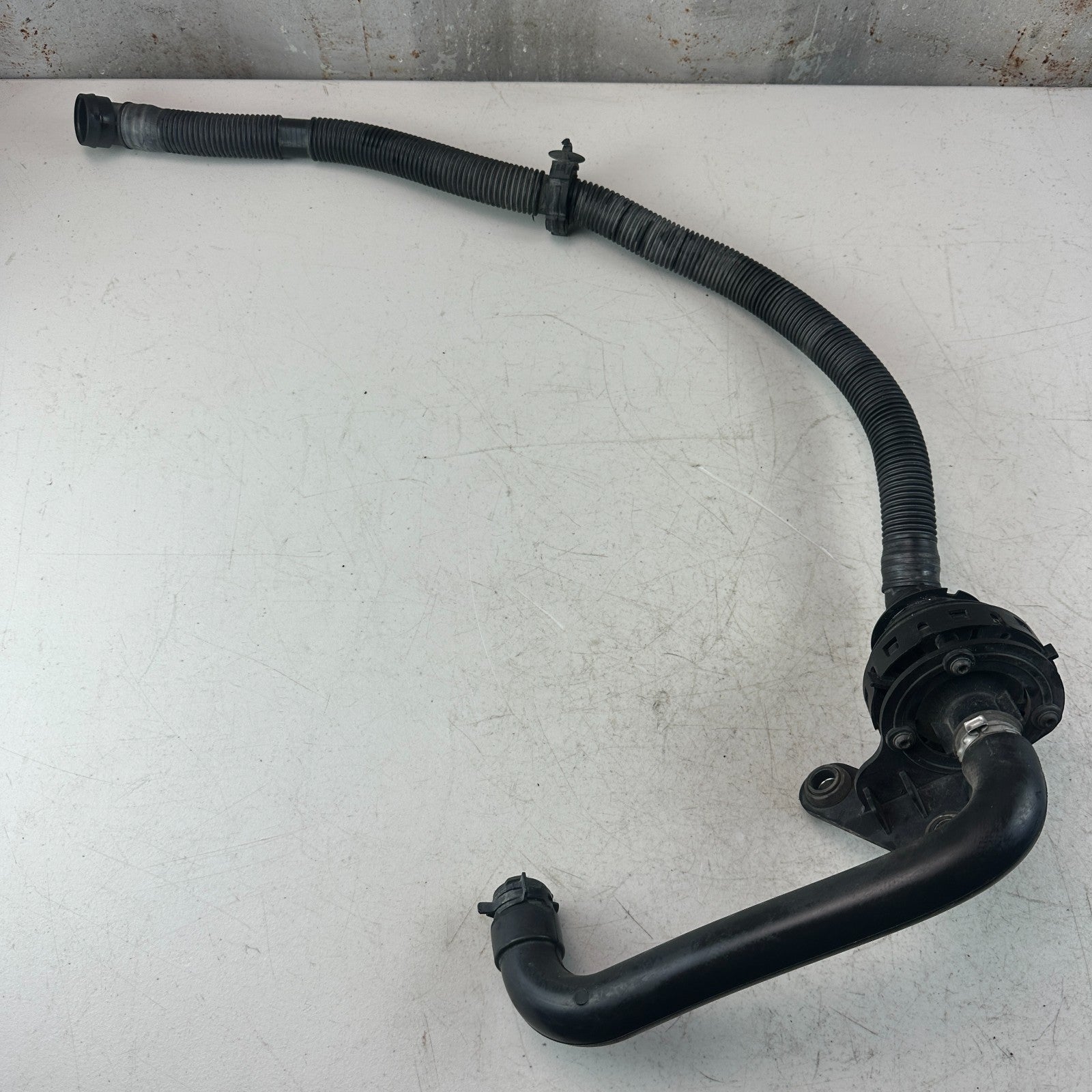 2016-2024 CAMARO AIR CLEANER BOX INTAKE RESONATOR PIPE TUBE W/ HOSE 23340377 OEM