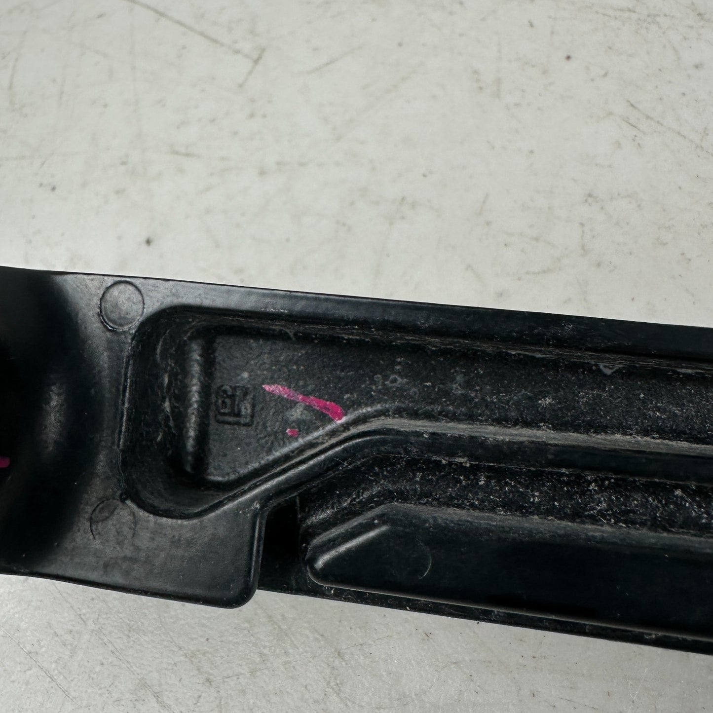 2014-2019 CHEVROLET CORVETTE FRONT WINDSHIELD RIGHT PASSENGER SIDE WIPER ARM OEM