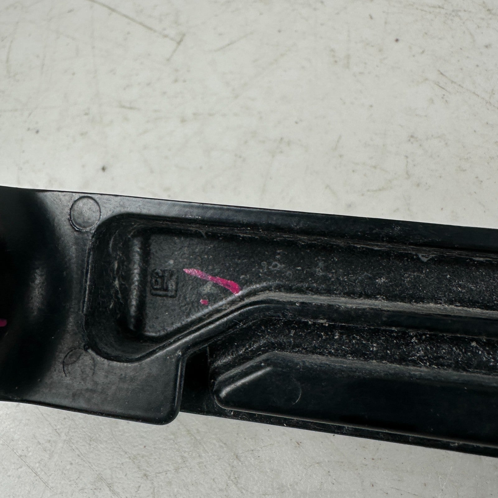 2014-2019 CHEVROLET CORVETTE FRONT WINDSHIELD RIGHT PASSENGER SIDE WIPER ARM OEM