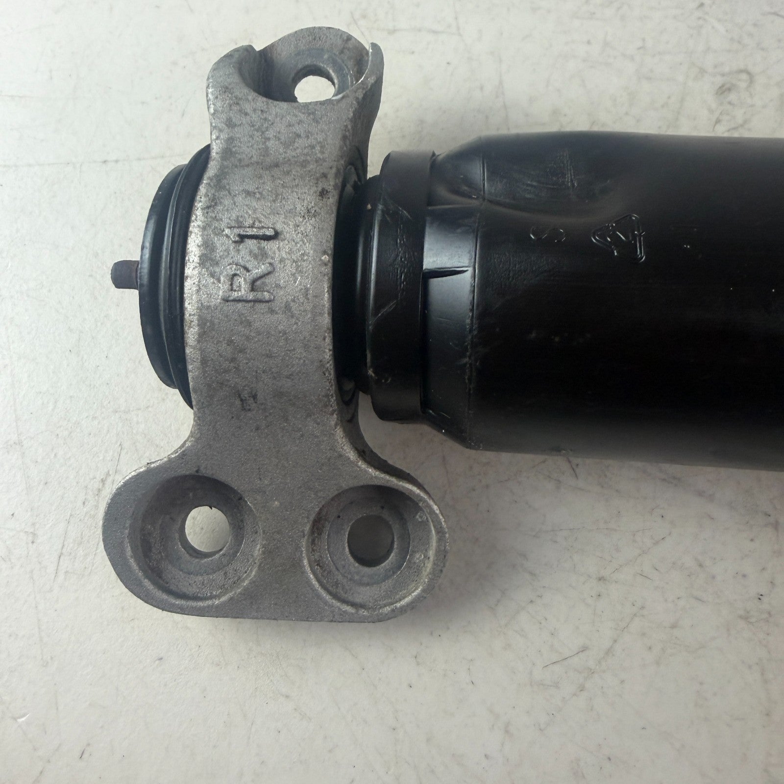 2016-2024 CHEVROLET CAMARO REAR LEFT OR RIGHT SIDE SHOCK STRUT ABSORBER 84084730