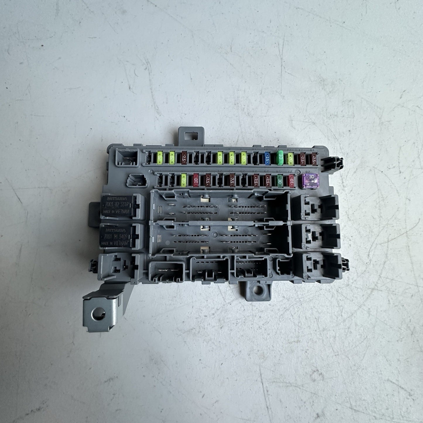2014-2017 Acura RLX OEM Right Front Dash Fuse Box Module Junction Box