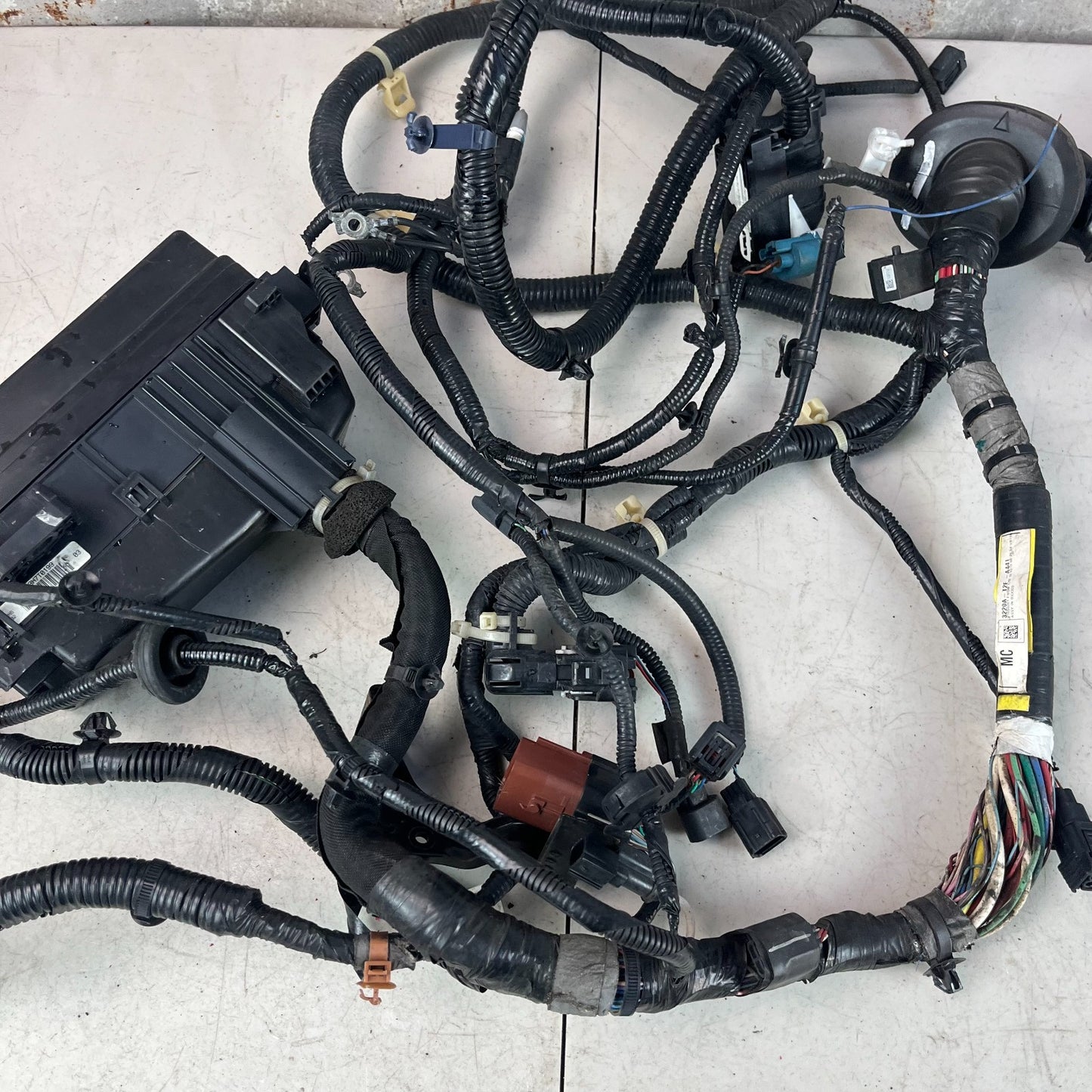 2016 HONDA ACCORD ENGINE ROOM FUSE BOX WIRE WIRING HARNESS 3220A-T2F-A441 OEM