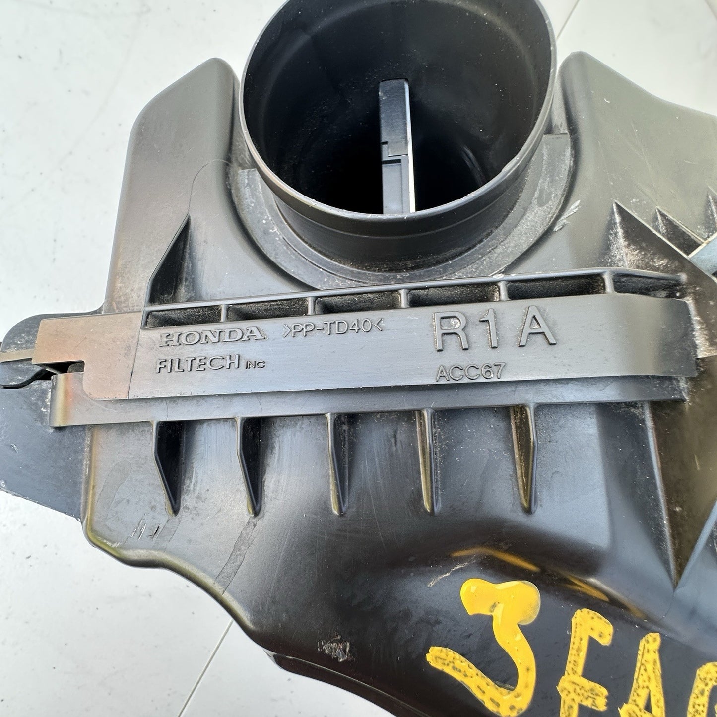 2012-2015 Honda Civic 1.8 Airblx Air Cleaner Box OEM USED