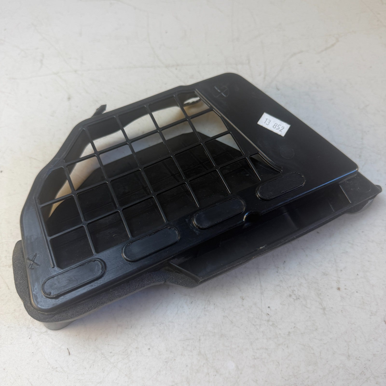 2016-2024 CHEVROLET CAMARO FRONT RIGHT SIDE COWL VENT GRILLE PANEL 23348431 OEM