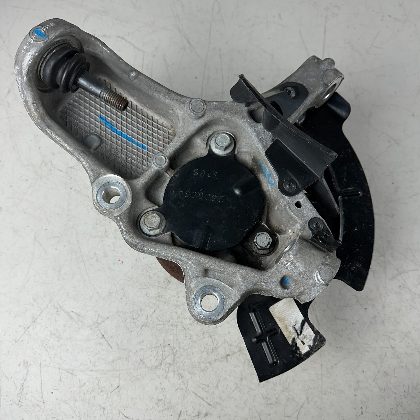 2014–2019 CHEVY CORVETTE C7 FRONT LEFT DRIVER SIDE SPINDLE KNCUKLE WHEEL HUB OEM