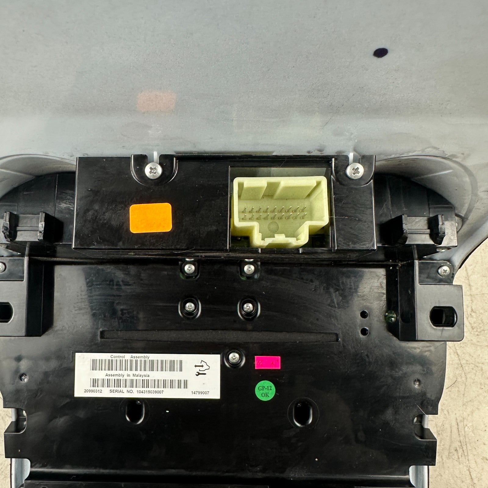 2010-2012 CHEVROLET CAMARO AC HEATER CLIMATE CONTROL RADIO PANEL 20990312 OEM