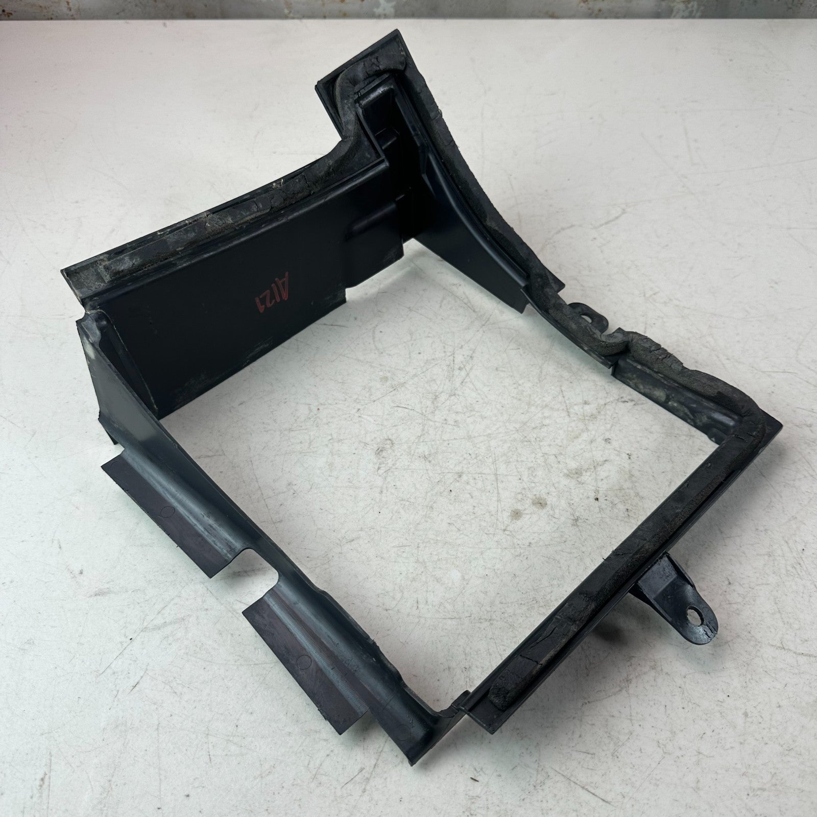 2016-2024 CHEVY CAMARO RADIATOR COOLING REAR AUXILIARY DUCT COVER 84027001 OEM