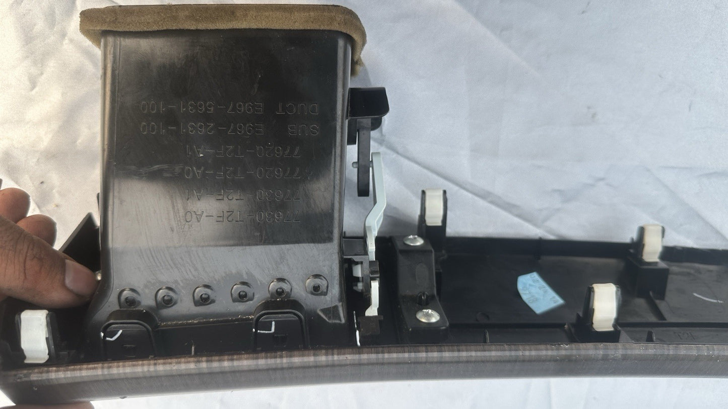 2013-2017 HONDA ACCORD EXL SEDAN  WOOD PASSENGER/RIGHT SIDE DASH AC AIR VENT OEM