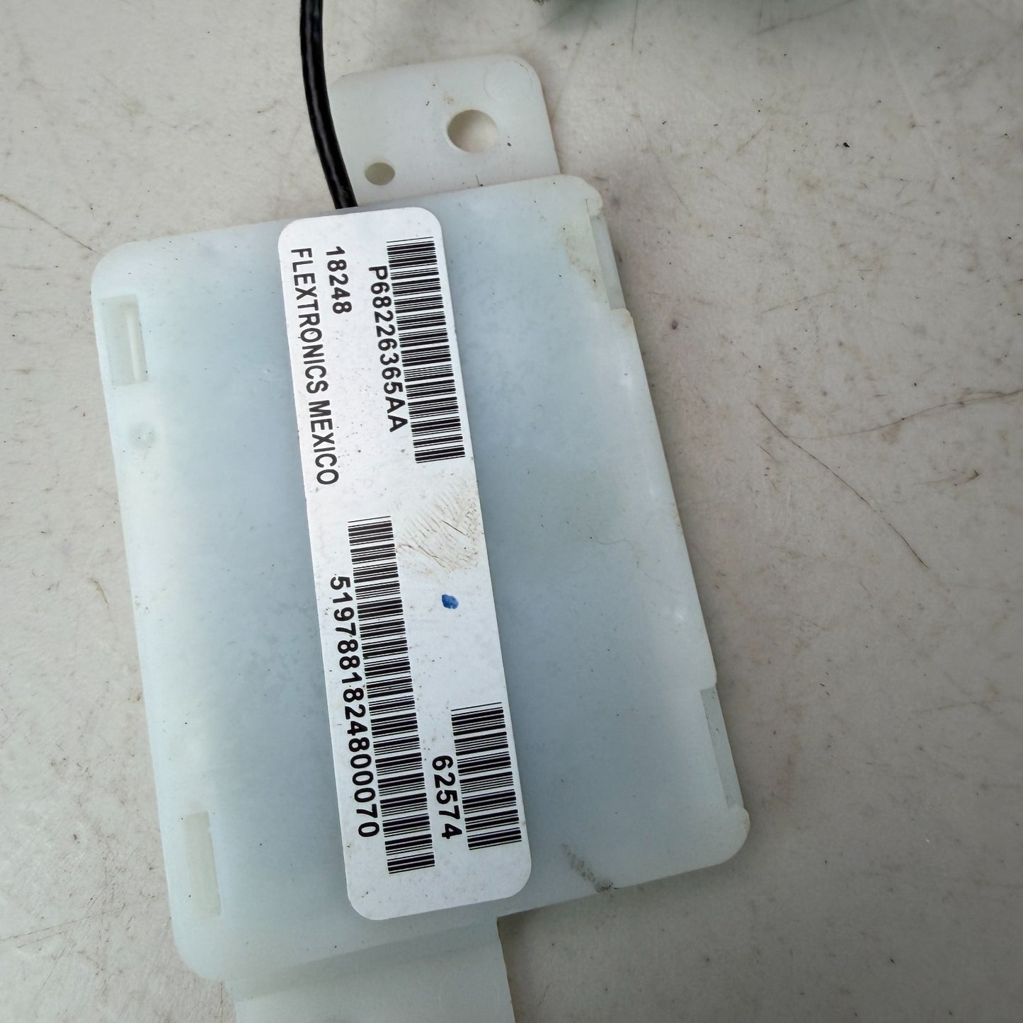 17-20 MASERATI LEVANTE KEYKESS ENTRY & PASSIVE ENTRY CONTROL MODULE 68226365AA