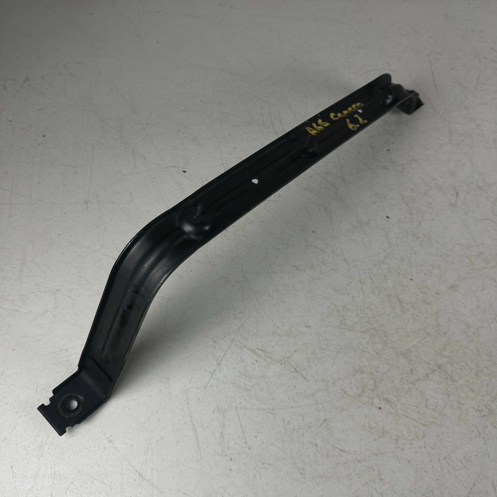 2016-2023 CHEVROLET CAMARO RWD REAR FUEL GAS TANK SUPPORT BRACKET STRAP OEM