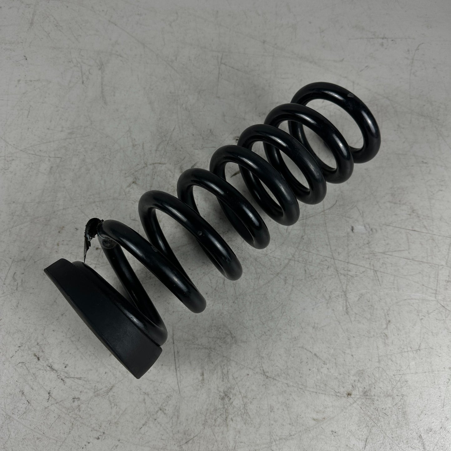 2016-2024 CHEVROLET CAMARO REAR LEFT OR RIGHT SIDE SUSPENSION COIL SPRING OEM