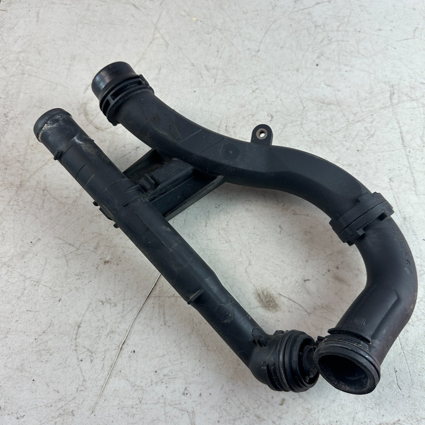 2015-2018 MERCEDES W205 C300 ENGINE THERMOSTATE COOLANT HOUSING A2742000715 OEM