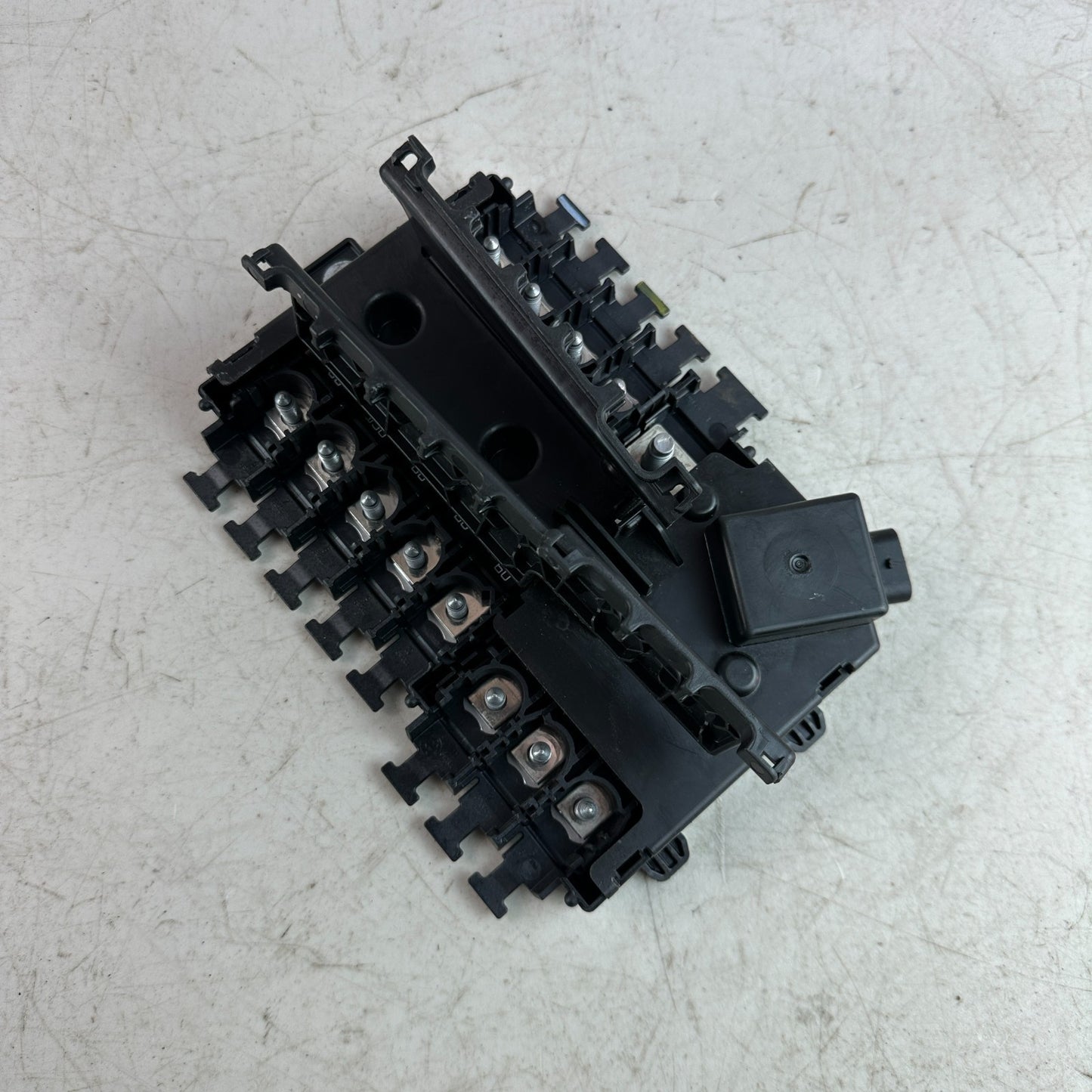 2015-2021 MERCEDES W205 C300 POWER DISTRIBUTION FUSE BOX JUNCTION BLOCK OEM