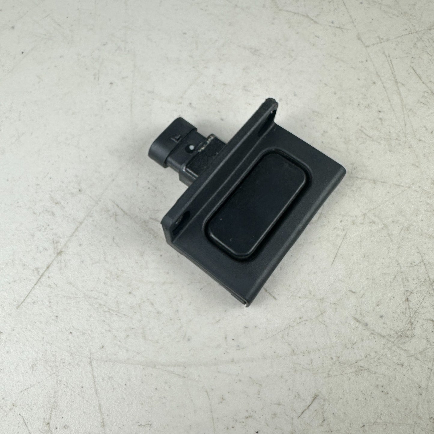 05-13 CHEVROLET CORVETTE C6 FRONT LEFT SIDE DOOR TOUCH PAD RELEASE HANDLE OEM