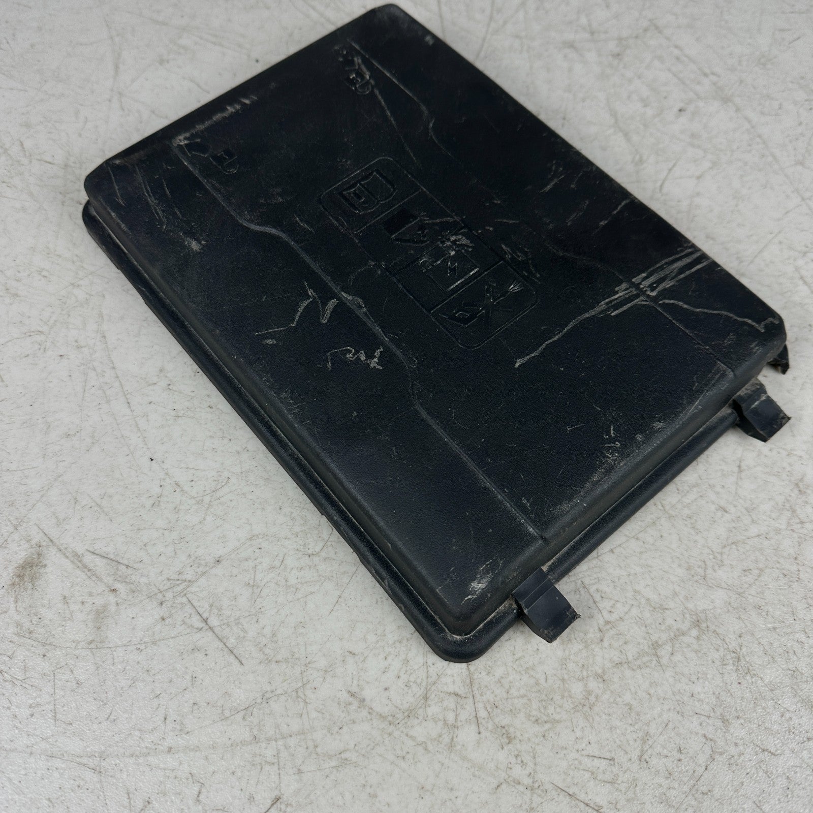 2014-2019 CHEVROLET CORVETTE C7 UNDER HOOD RELAY FUSE BOX ASSEMBLY 23189699 OEM