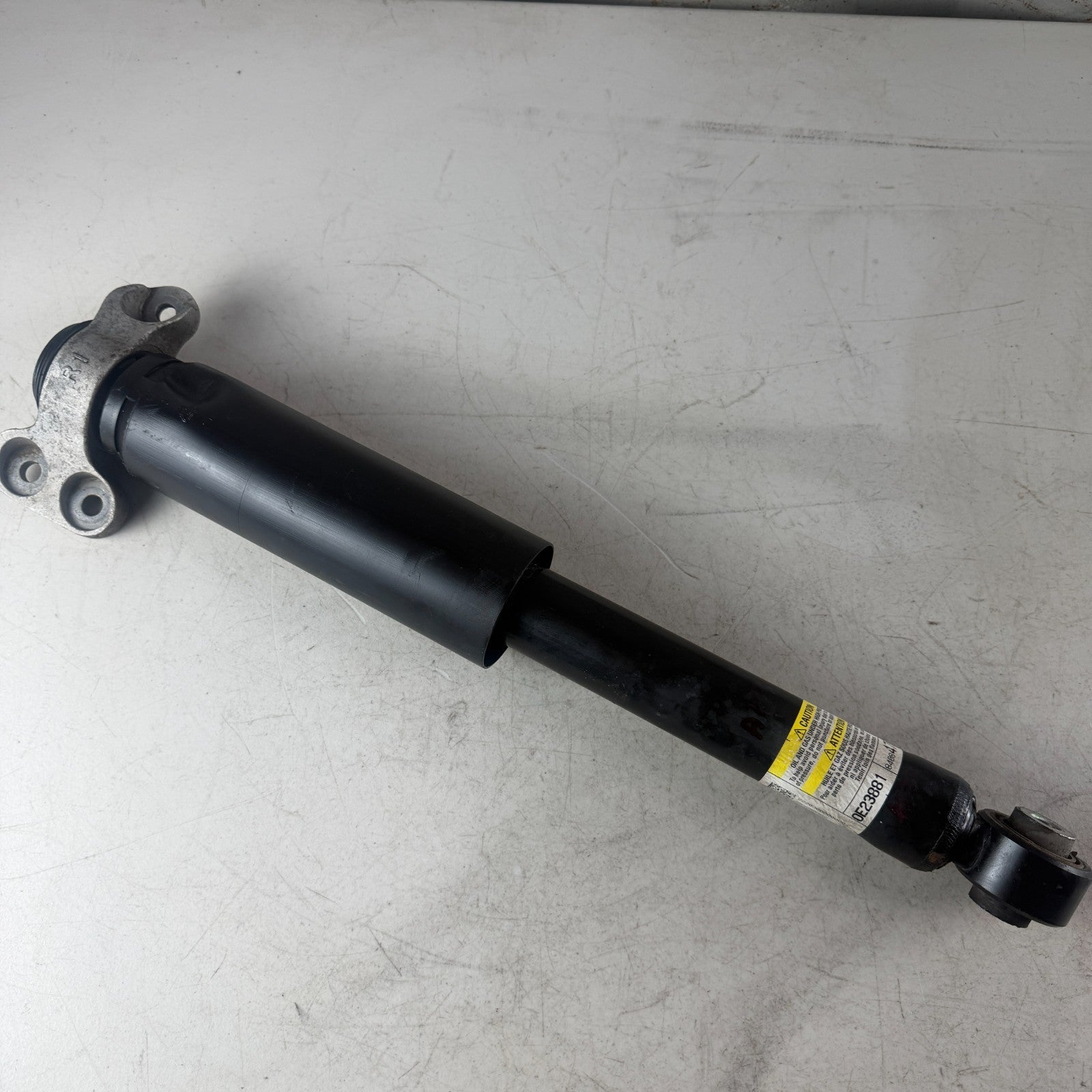 2016-2024 CHEVROLET CAMARO REAR LEFT OR RIGHT SIDE SHOCK STRUT ABSORBER 84084730