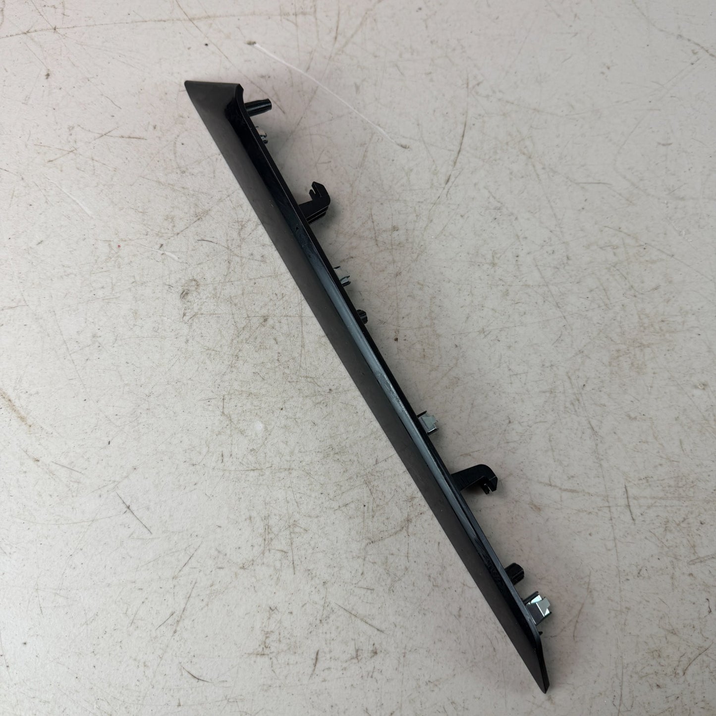 2017-2020 MASERATI LEVANTE REAR LEFT DRIVER DOOR MOLDING TRIM PANEL 80386 OEM