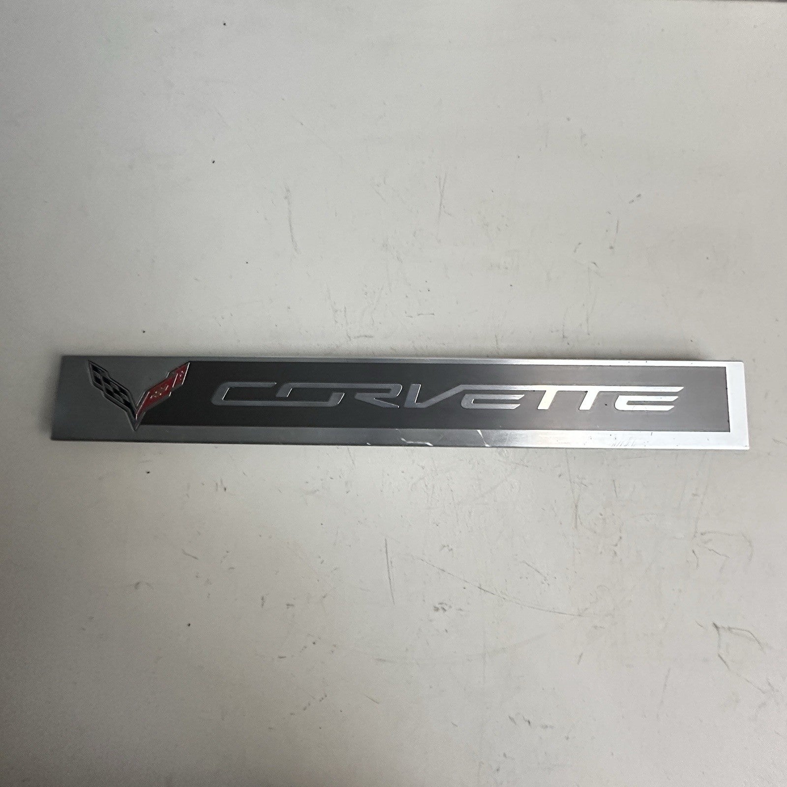 2014-2019 CHEVY CORVETTE C7 RIGHT DOOR SILL PLATE SCUFF PLATE TRIM 22789327