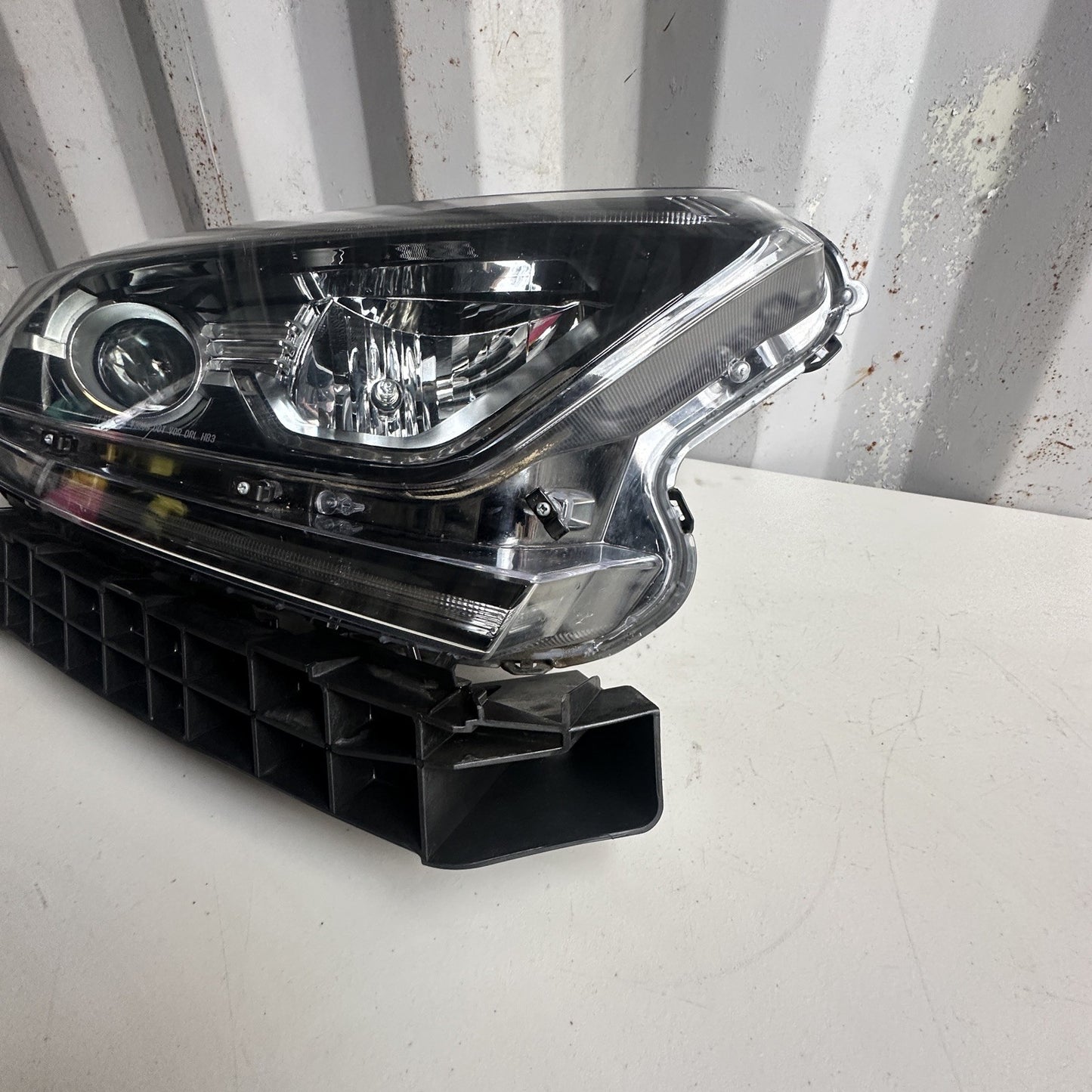   2017-2022 HONDA CR-V RIGHT PASSENGER SIDE HALOGEN HEADLIGHT OEM