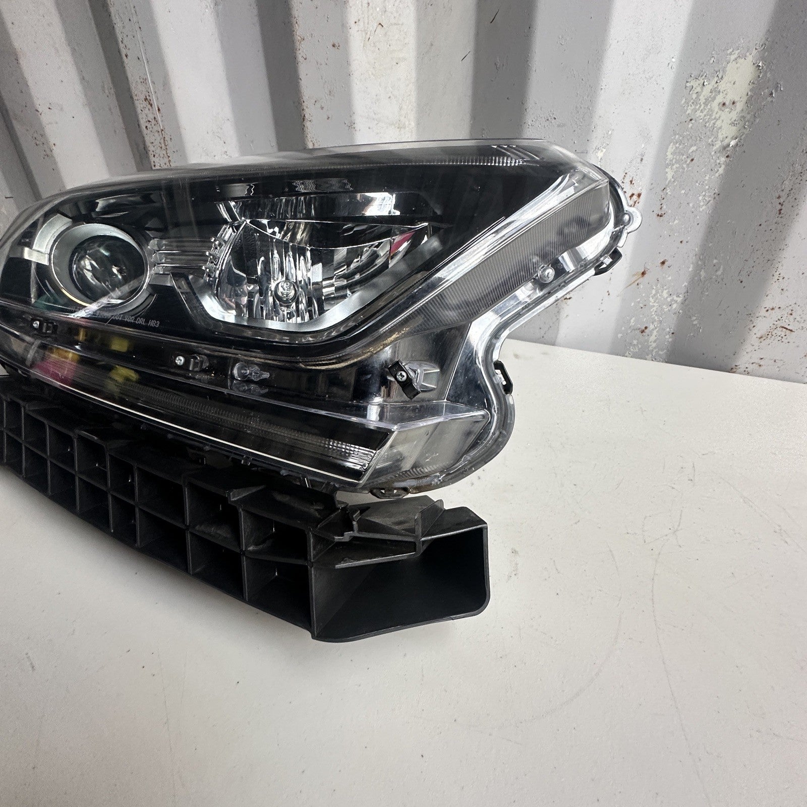   2017-2022 HONDA CR-V RIGHT PASSENGER SIDE HALOGEN HEADLIGHT OEM