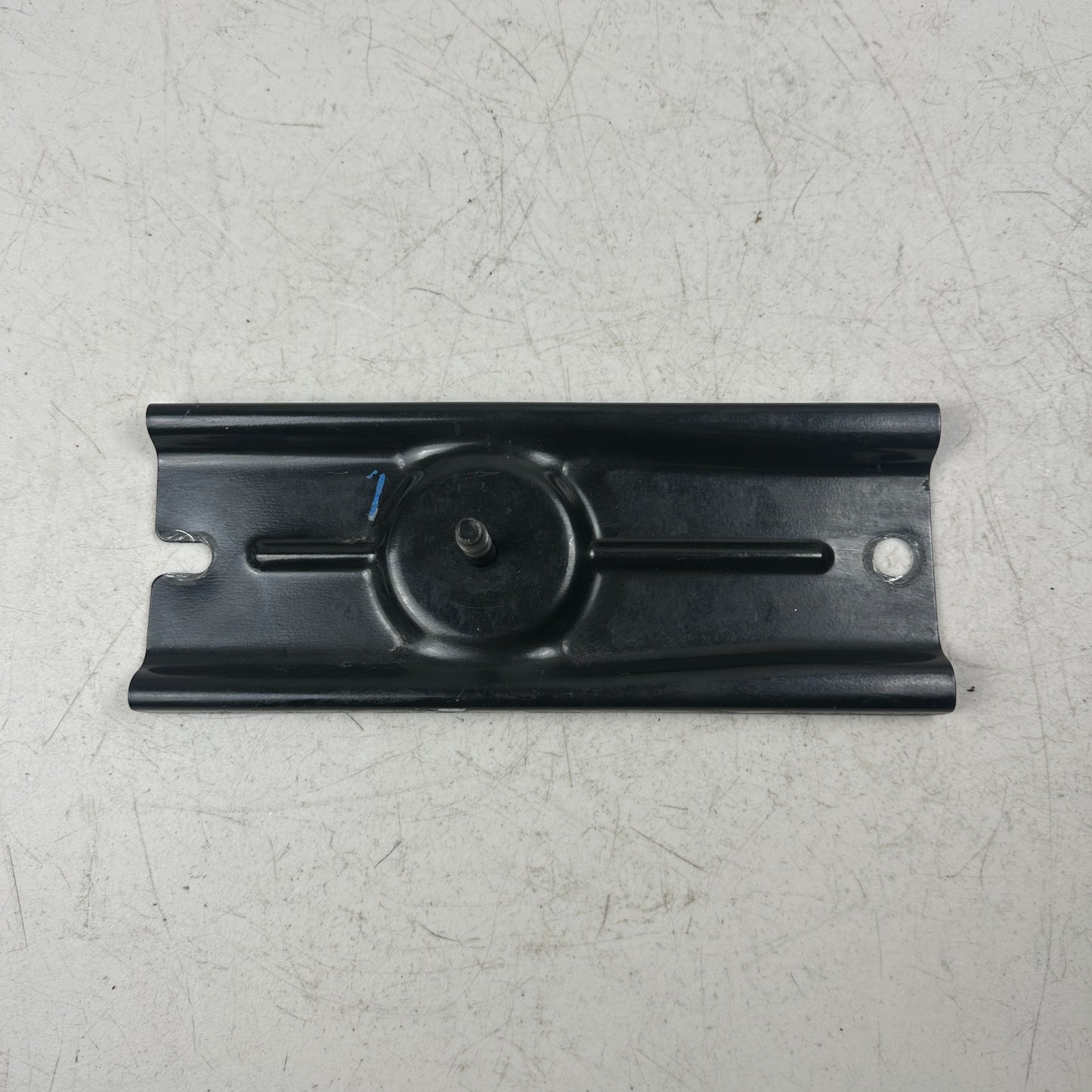 2010-2015 CORVETTE CAMARO BATTERY HOLD DOWN SUPPORT MOUNT BRACKET 92204667 OEM