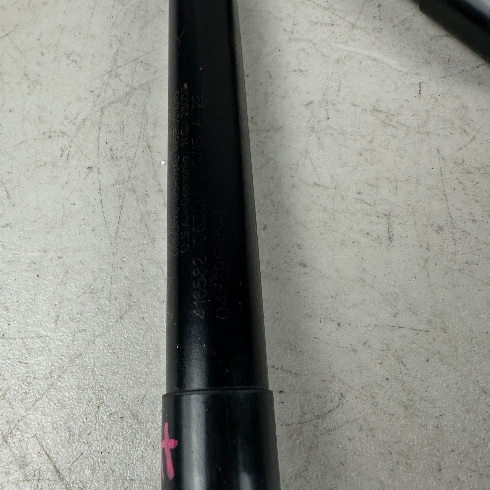 08-23 DODGE CHALLENGER REAR TRUNK LID LEFT & RIGHT SIDE SHOCK LIFT SUPPORT OEM