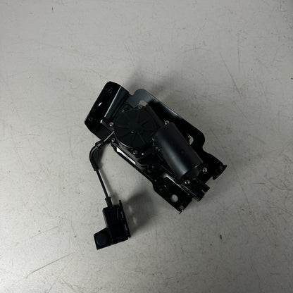 2014-2019 CHEVROLET CORVETTE C7 REAR TAILGATE TRUNK LID LOCK LATCH ACTUATOR OEM