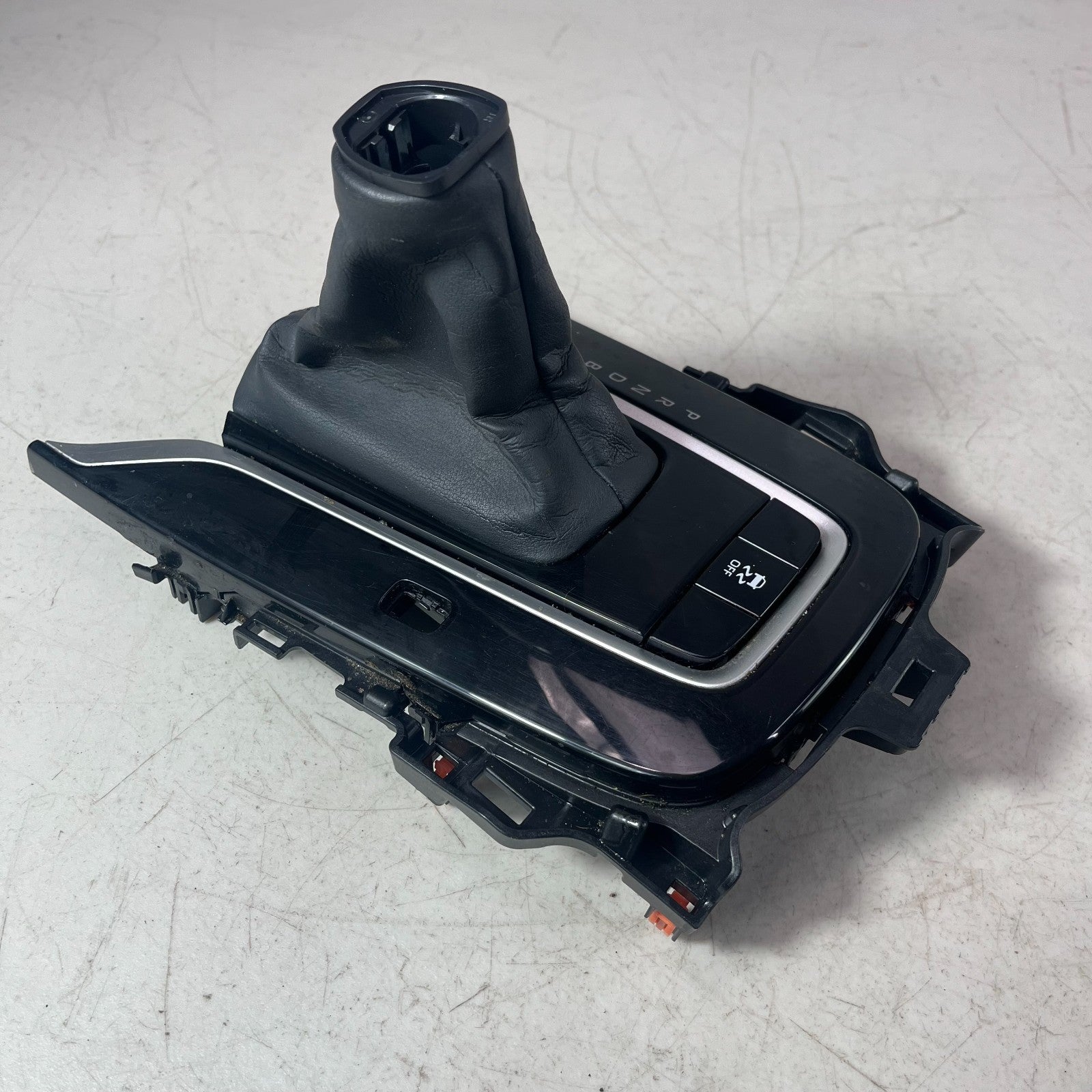 2019-2025 TOYOTA COROLLA AUTOMATIC GEAR SHIFTER SELECTOR ASSY W/ KNOB 76L499-LH