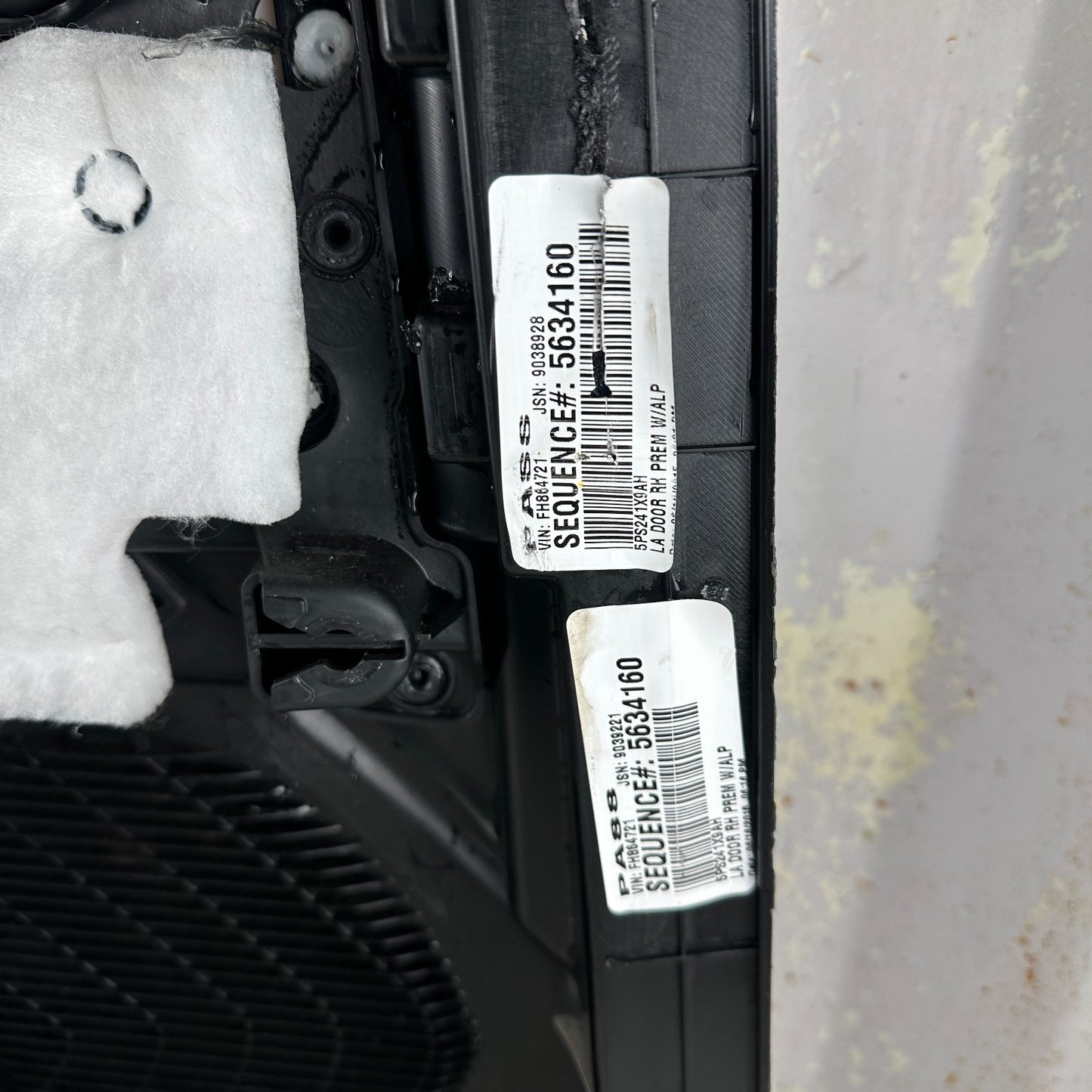2015-2023 DODGE CHALLENGER FRONT RIGHT PASSENGER SIDE DOOR TRIM PANEL BLACK OEM