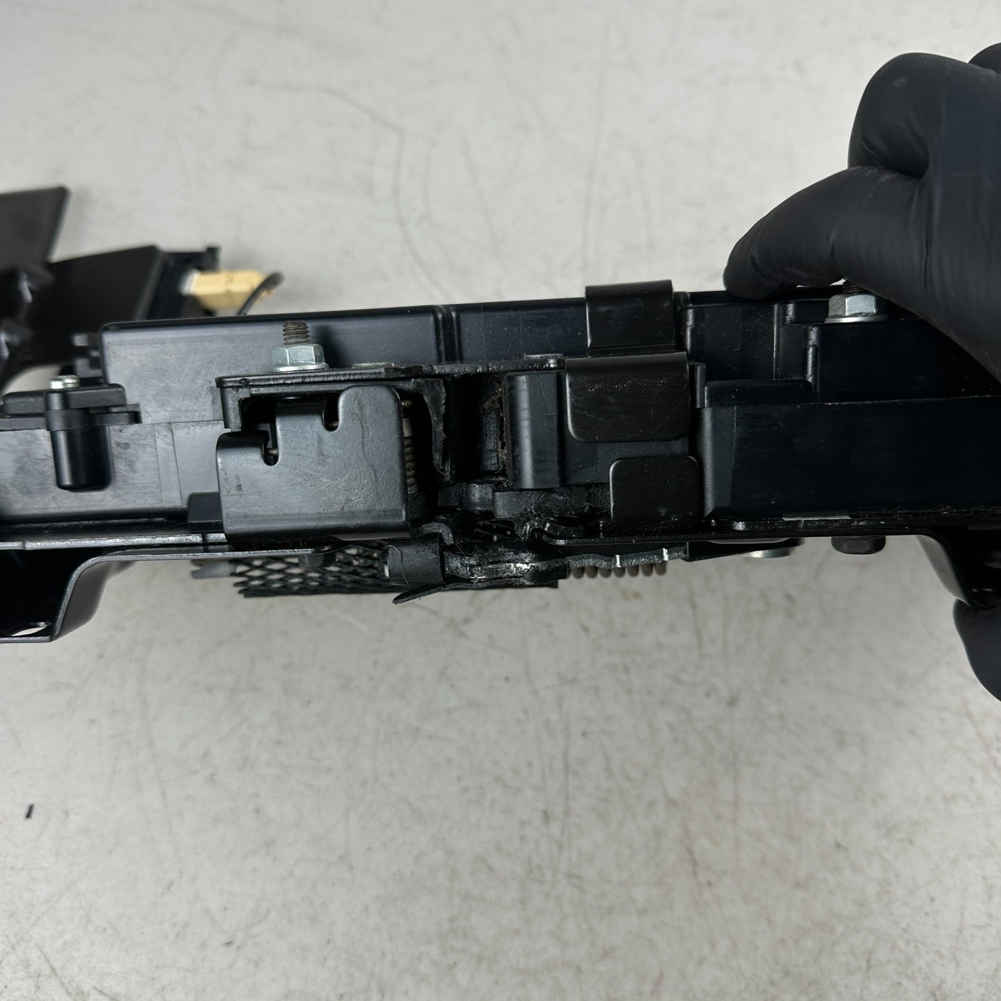 2014-2019 CHEVROLET CORVETTE C7 TRUNK LOCK RELEASE LATCH ASSEMBLY 15220345 OEM