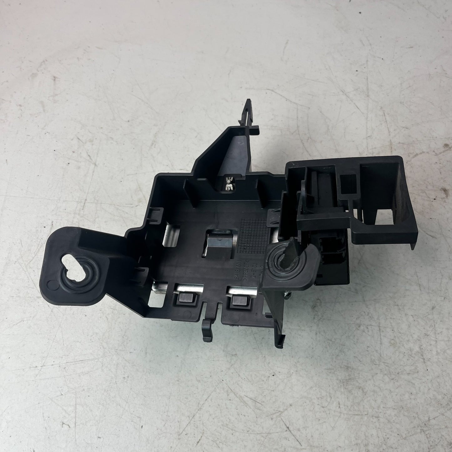 2016-2024 CHEVROLET CAMARO SS FUEL PUMP CONTROL MODULE W/ BRACKET 84084066 OEM
