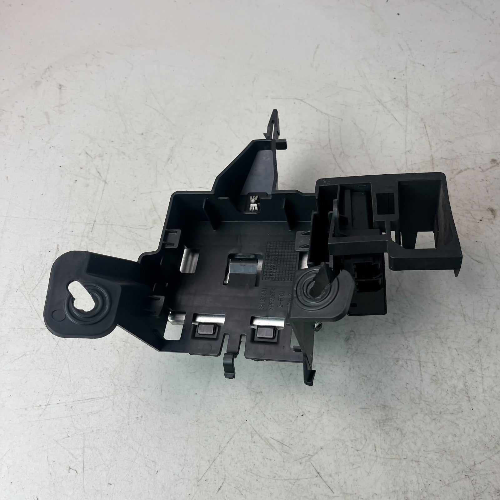 2016-2024 CHEVROLET CAMARO SS FUEL PUMP CONTROL MODULE W/ BRACKET 84084066 OEM
