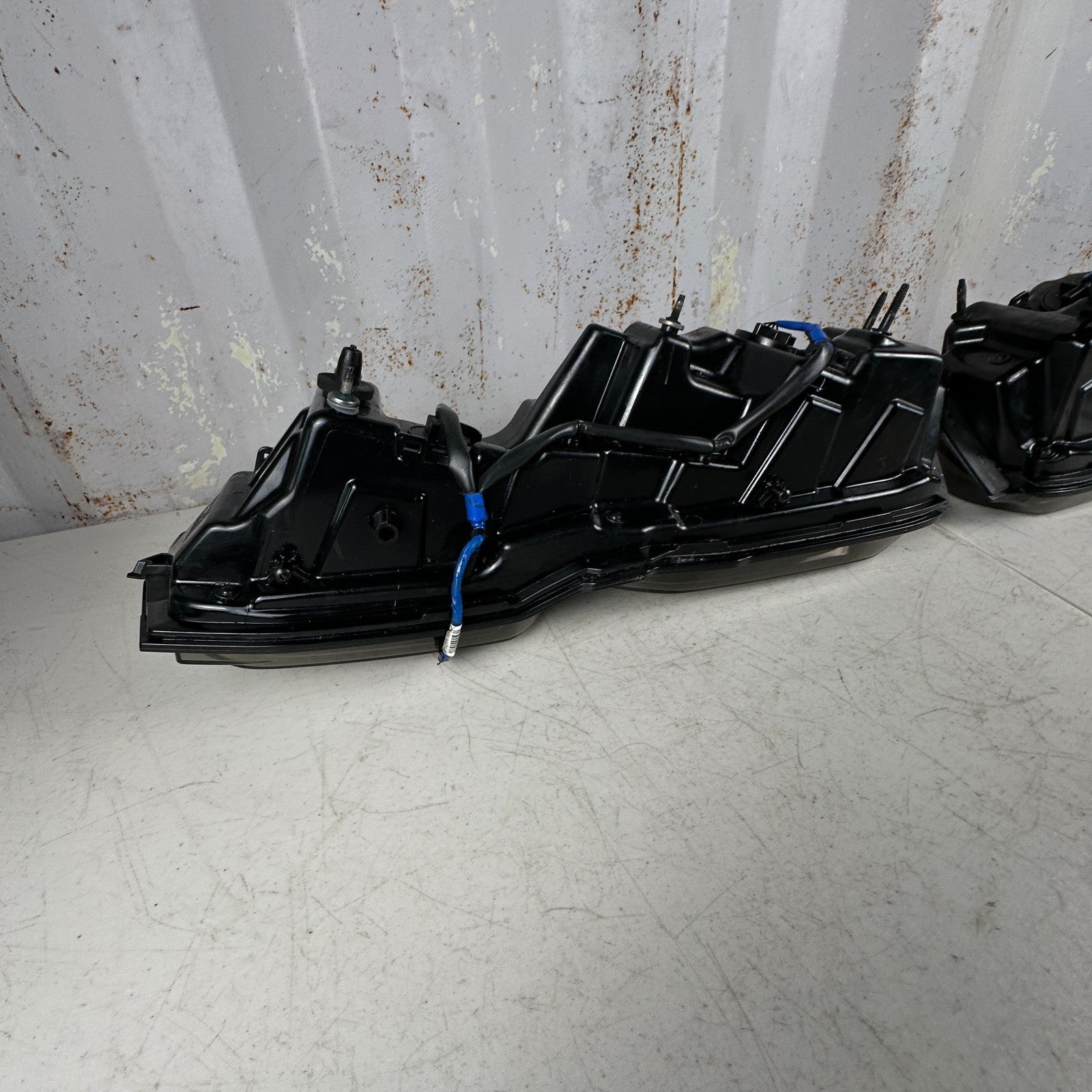 2019-2024 CHEVY CAMARO REAR LEFT & RIGHT SIDE LED TAIL LIGHT LAMP PAIR SET OEM