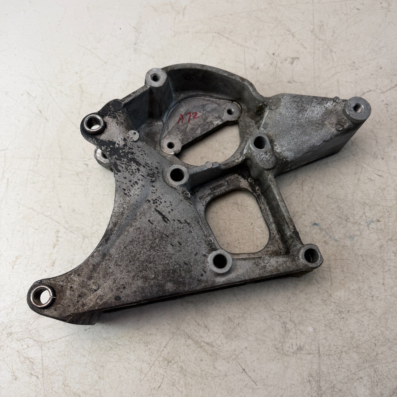 2005-2013 CHEVROLET CORVETTE ALTERNATOR / POWER STEERING BRACKET 12578067 OEM