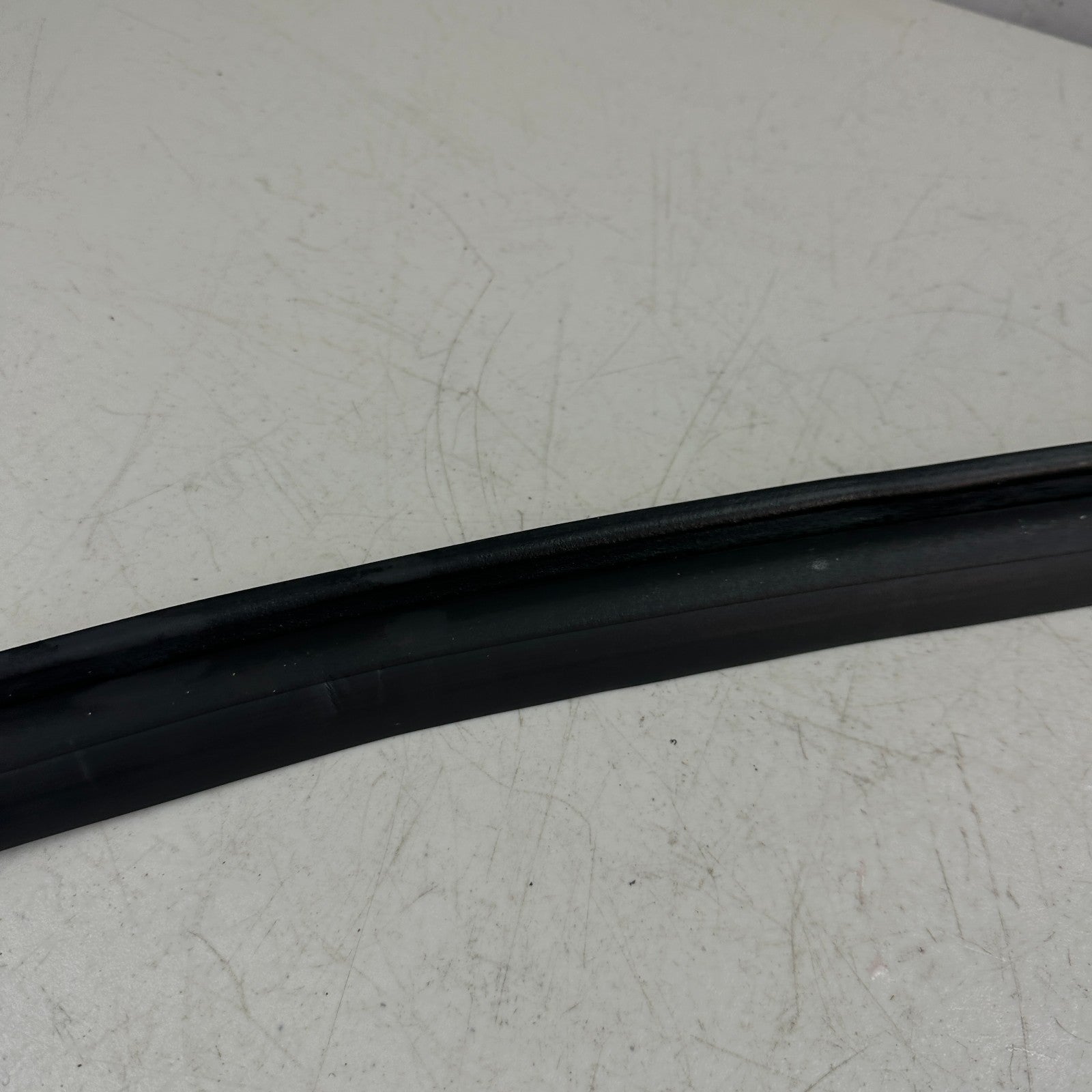 2014-2019 CHEVROLET CORVETTE C7 FRONT WINDSHIELD WEATHER STRIP RUBBER BLACK OEM