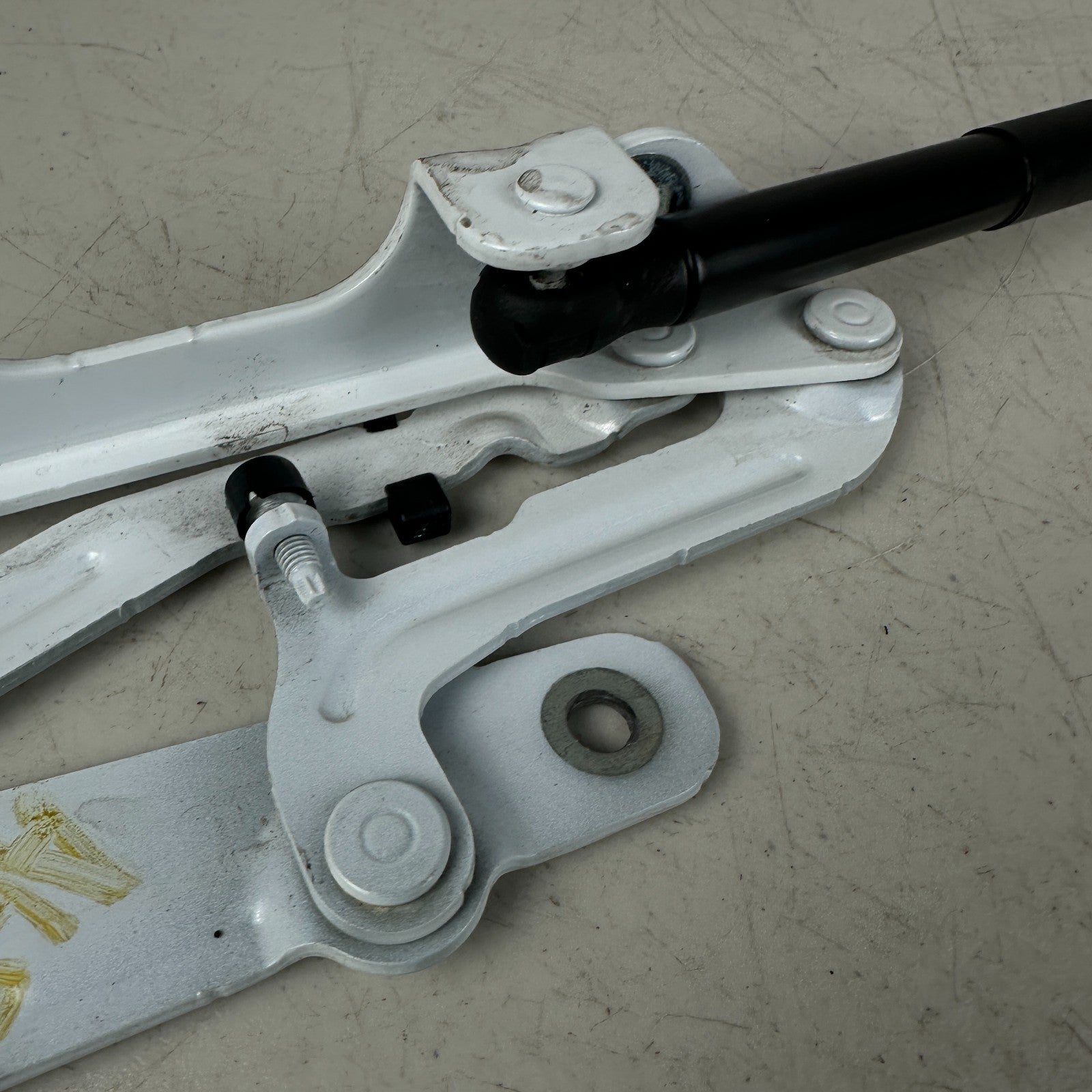 2016-2023 CHEVROLET CAMARO REAR LEFT SIDE TRUNK DECK LID HINGE SUPPORT WHITE OEM