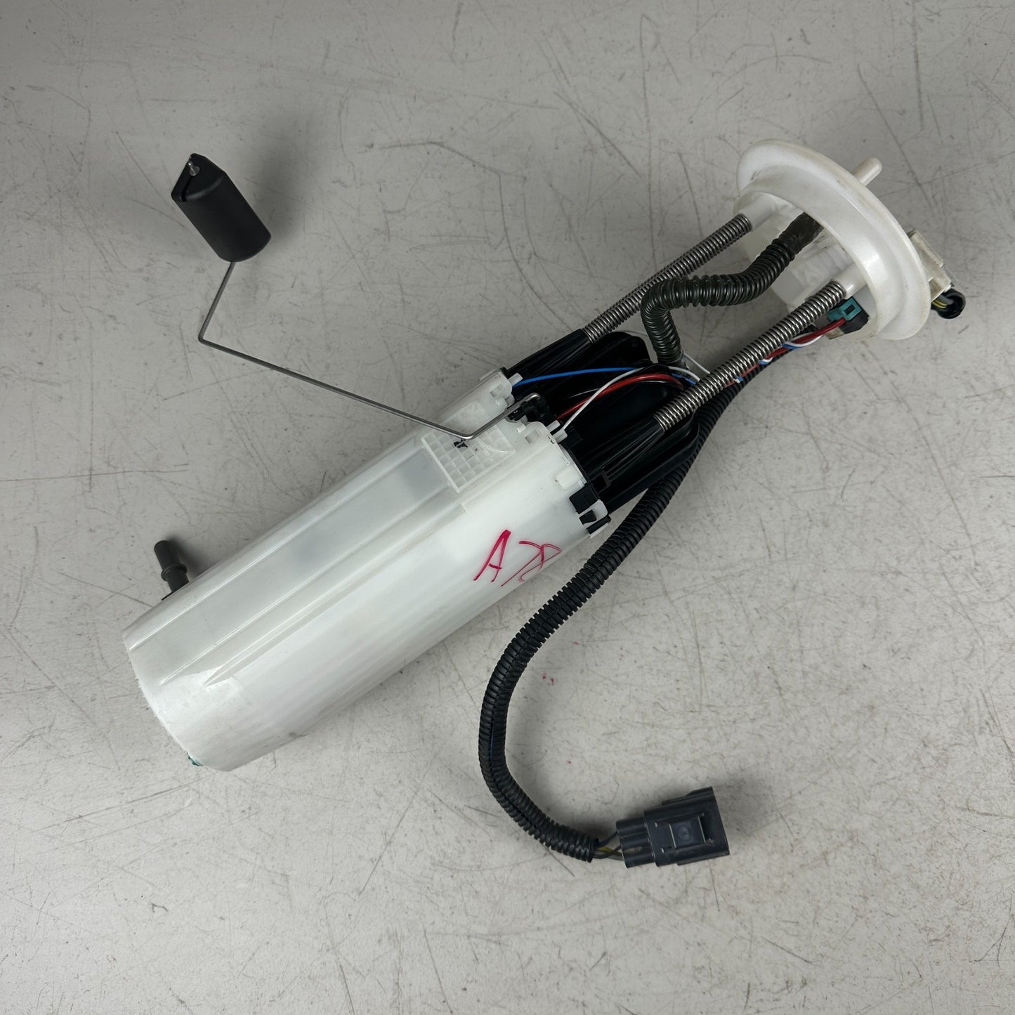 2014-2019 CHEVROLET CORVETTE C7 STINGRAY TANK MOUNTED FUEL PUMP SENDER UNIT OEM